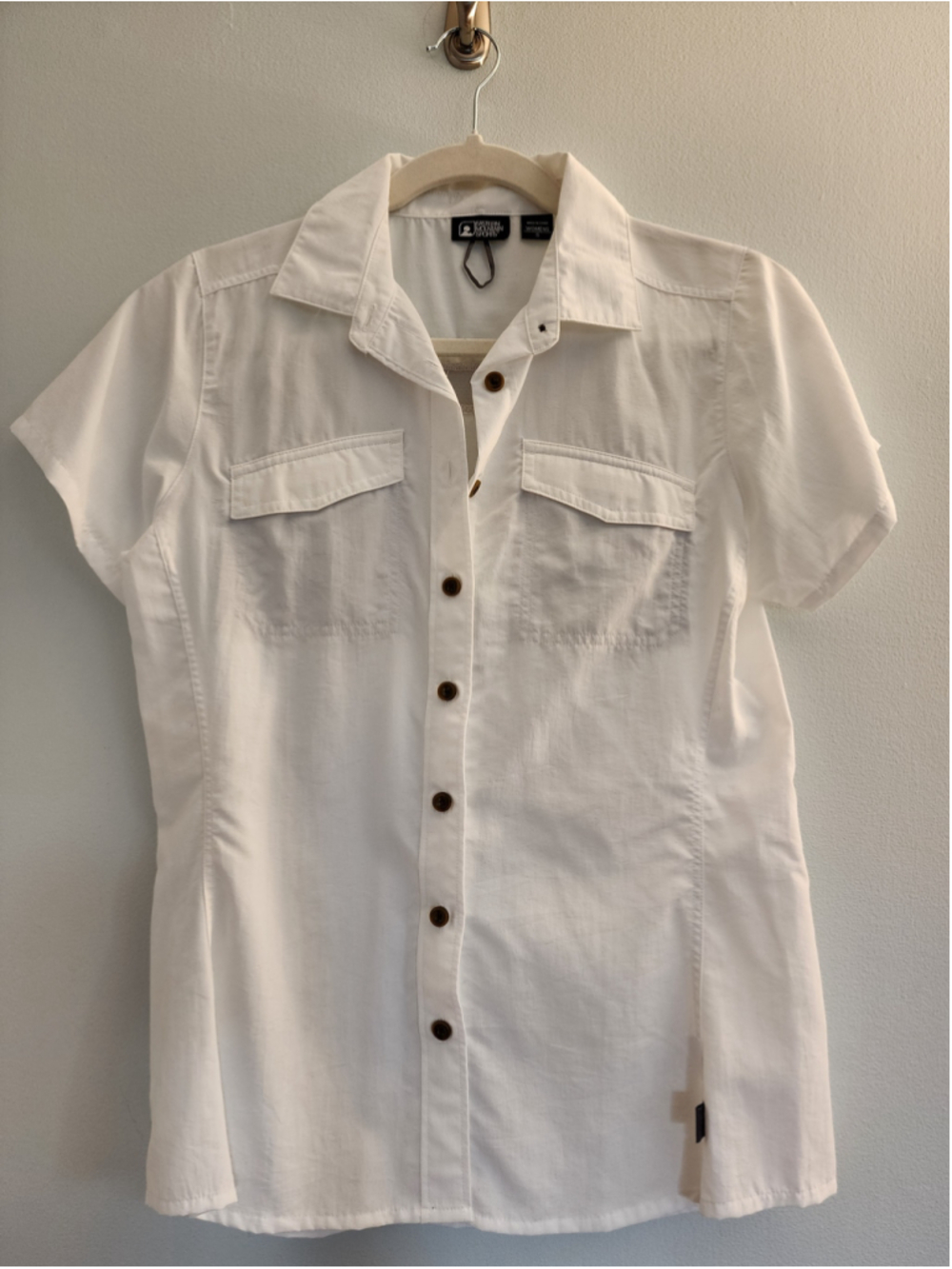 EUC Eastern Mountain Sports Women's White Hiking Shirt Performance Size S
